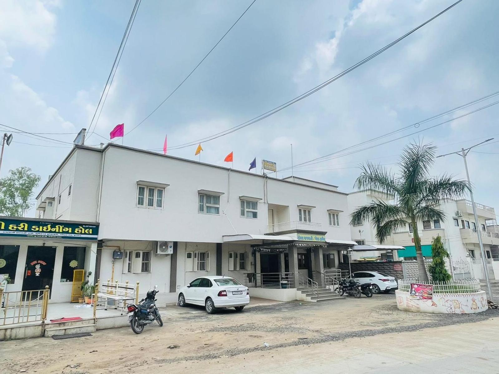 Hotel Rajdhani And Guest House Gujarat - Best Family Hotel In Halol Near Pavagadh And Halol Gidc 외부 사진