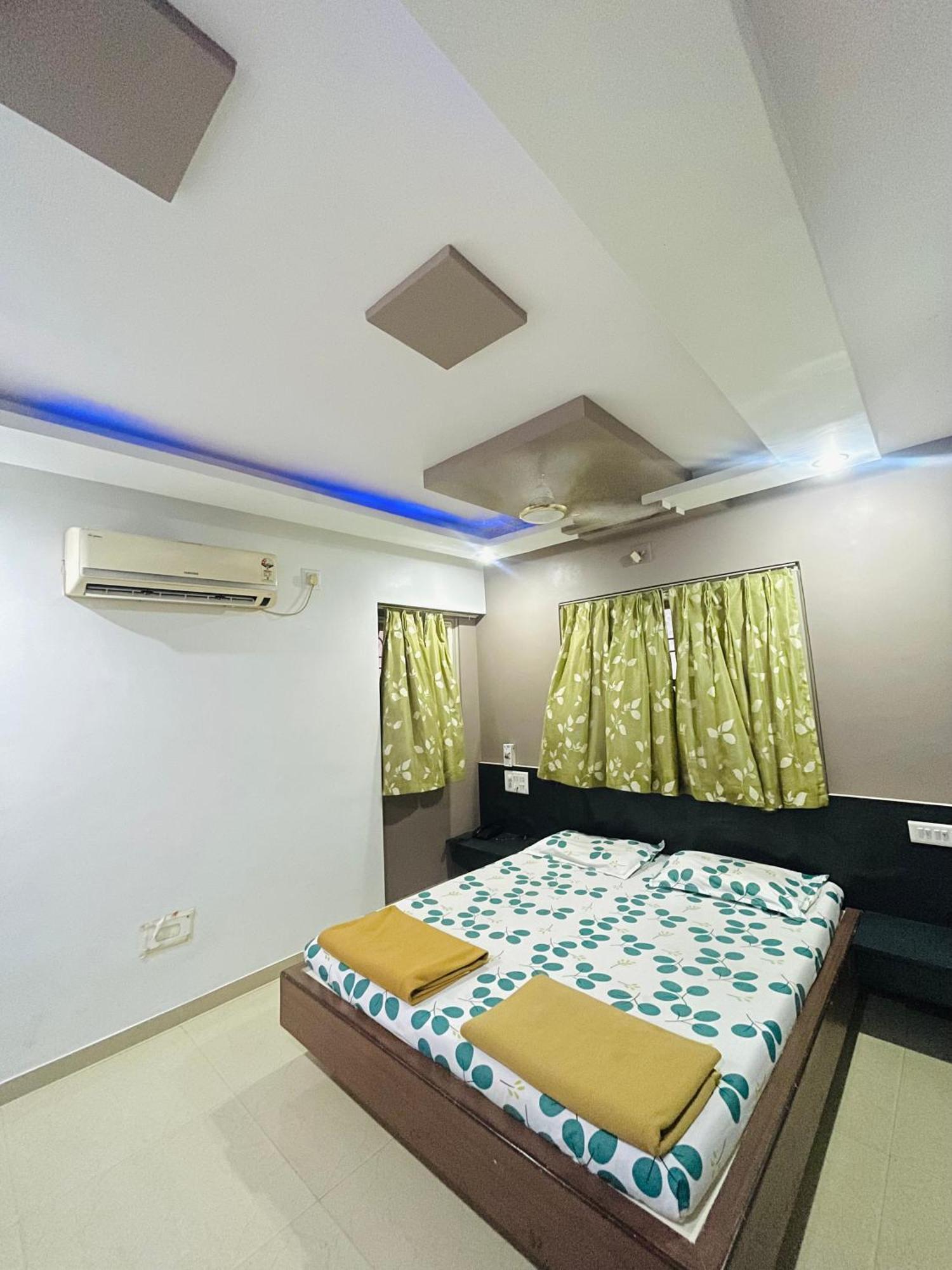 Hotel Rajdhani And Guest House Gujarat - Best Family Hotel In Halol Near Pavagadh And Halol Gidc 외부 사진